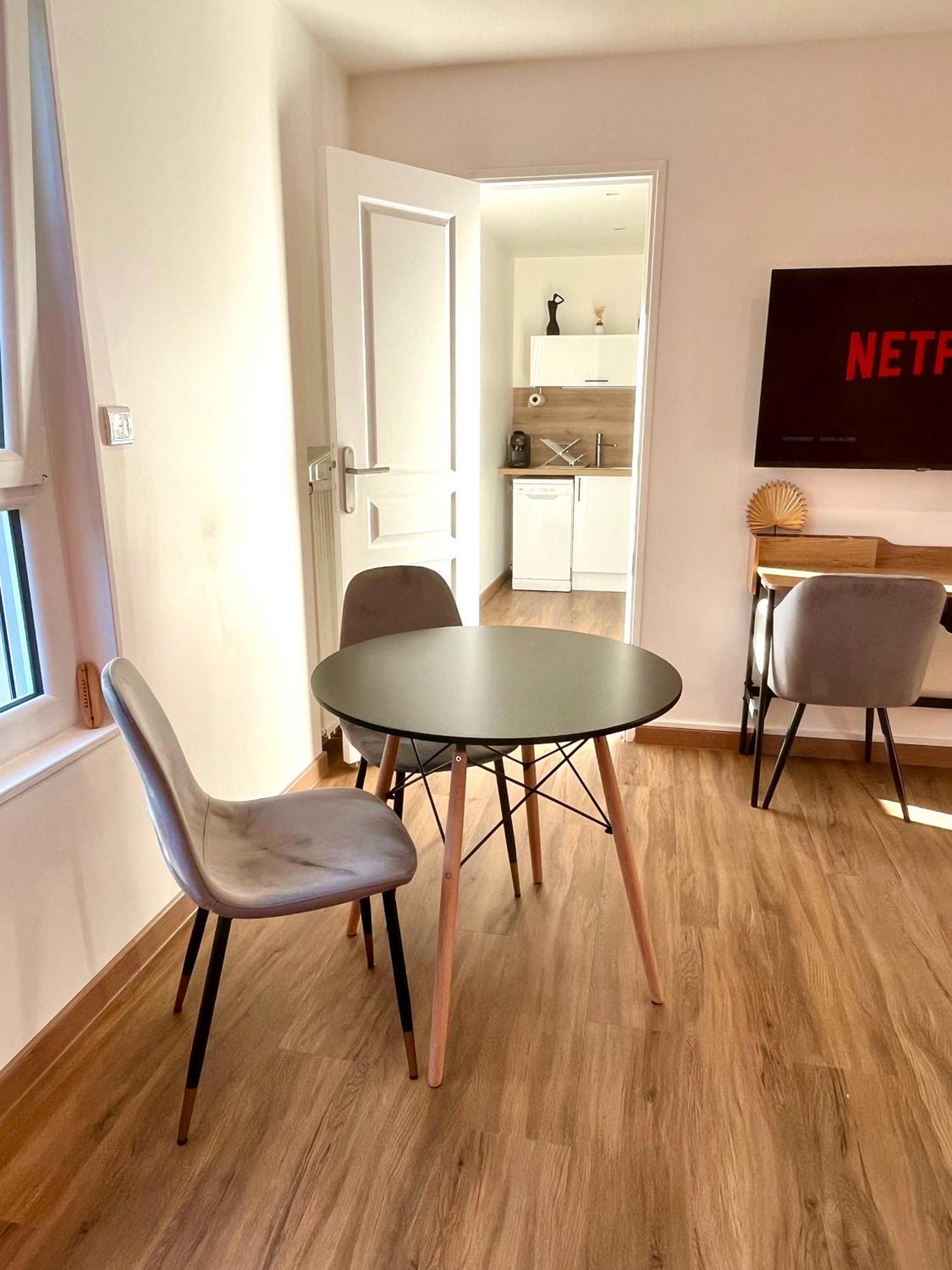 Charmant Studio + Parking Prive Caen Zewnętrze zdjęcie